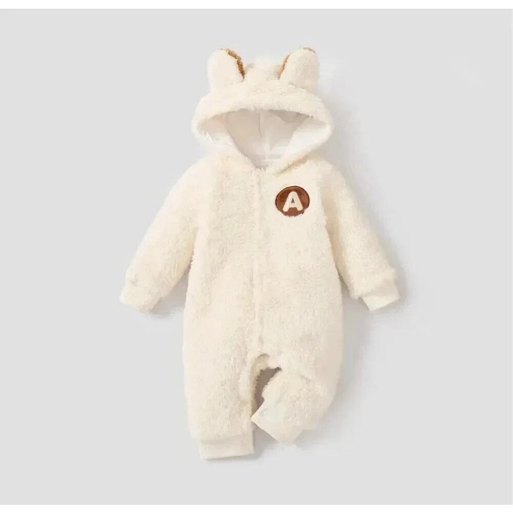 PatPat gender neutral hyper-tactile fleece bear bunting Size 3-6 months